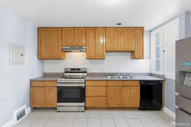 1470 Revere Avenue, San Francisco, CA 94124