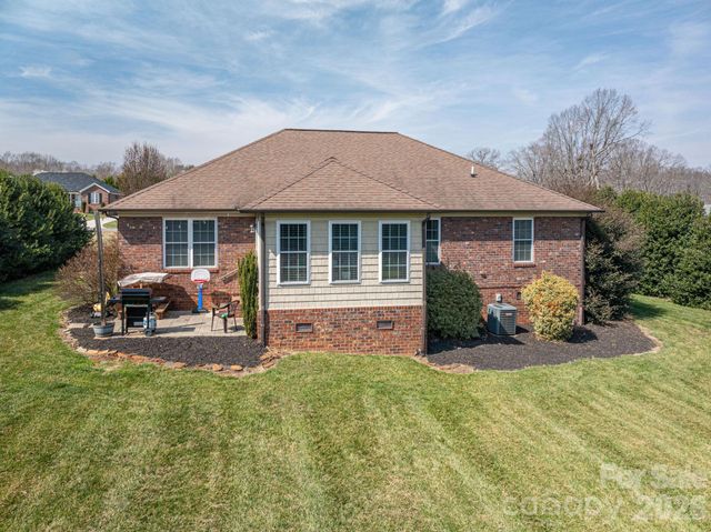 1784 Union Heights Court, Vale, NC 28168