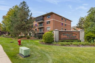 6820 W Winding Trail W 101, Oak Forest, IL 60452
