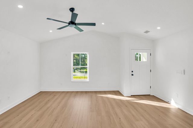 219 North Blvd., St Augustine, FL 32095