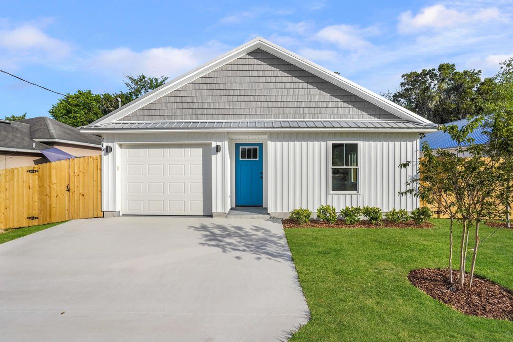 219 North Blvd., St Augustine, FL 32095