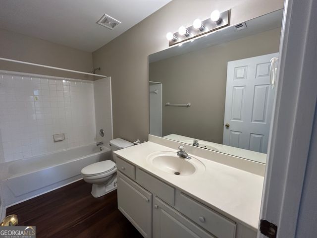 495 Summer Breeze Court, Alpharetta, GA 30005