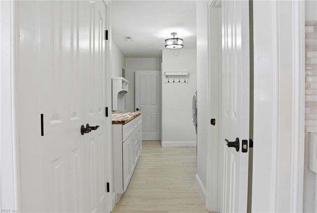 956 N Haven CIR, Chesapeake, VA 23322