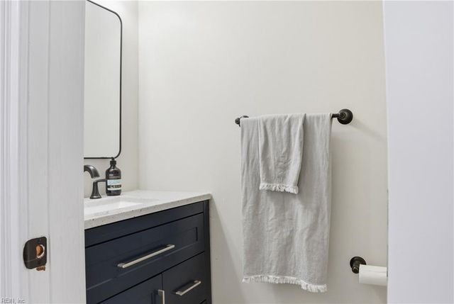 956 N Haven CIR, Chesapeake, VA 23322