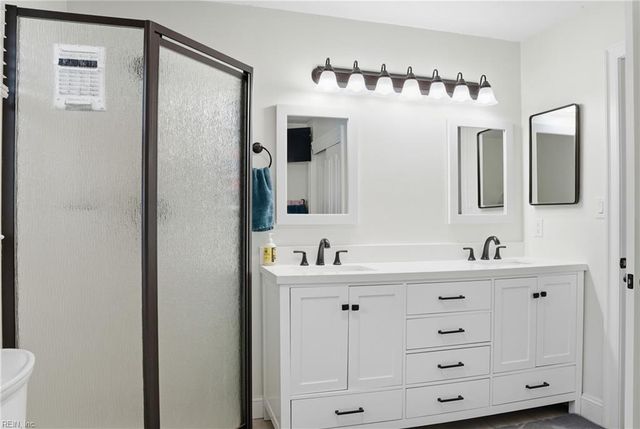 956 N Haven CIR, Chesapeake, VA 23322