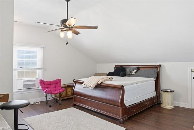 956 N Haven CIR, Chesapeake, VA 23322