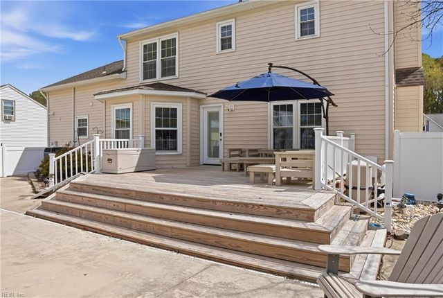 956 N Haven CIR, Chesapeake, VA 23322