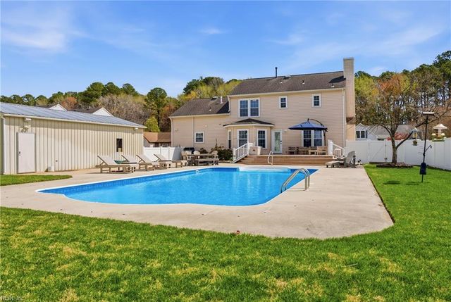 956 N Haven CIR, Chesapeake, VA 23322