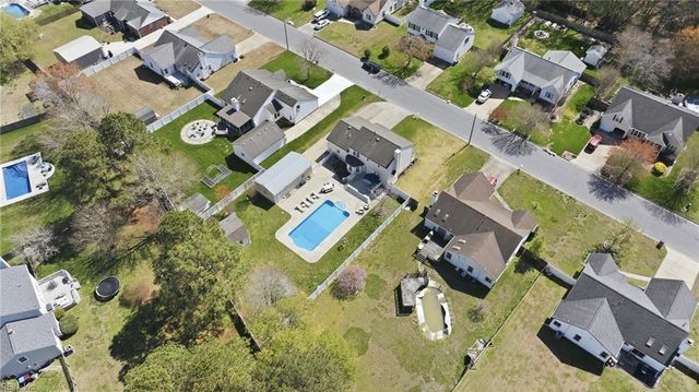 956 N Haven CIR, Chesapeake, VA 23322