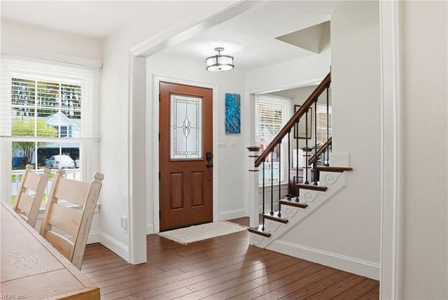 956 N Haven CIR, Chesapeake, VA 23322