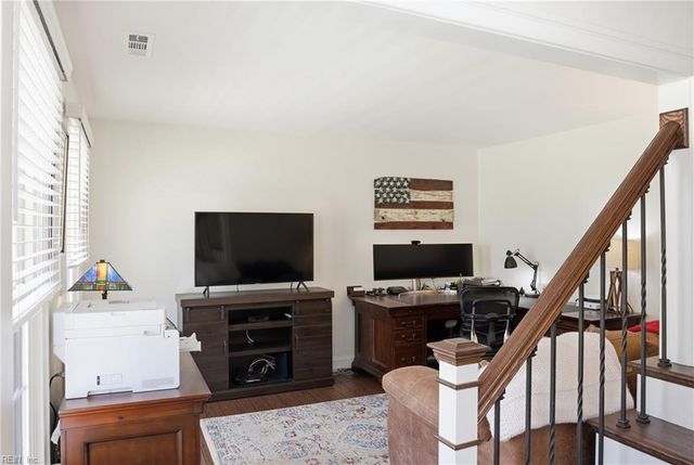 956 N Haven CIR, Chesapeake, VA 23322