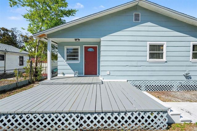 8902 EL PORTAL DRIVE, Tampa, FL 33604