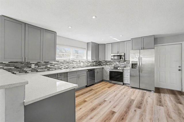 8902 EL PORTAL DRIVE, Tampa, FL 33604