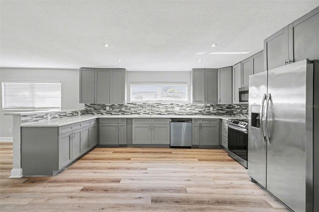 8902 EL PORTAL DRIVE, Tampa, FL 33604