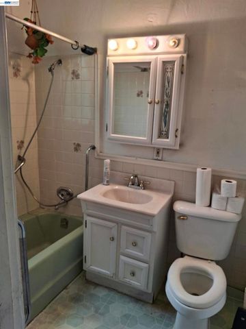 800 S 45Th St, Richmond, CA 94804