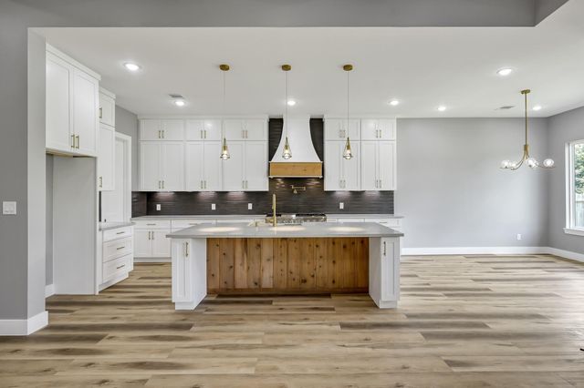 110 Bermuda Cir, Montgomery, TX 77356