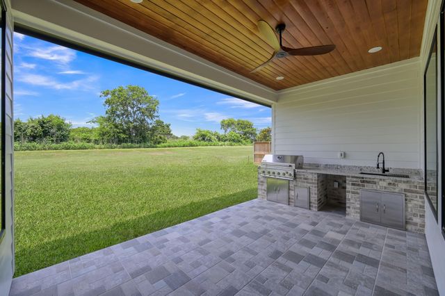 110 Bermuda Cir, Montgomery, TX 77356