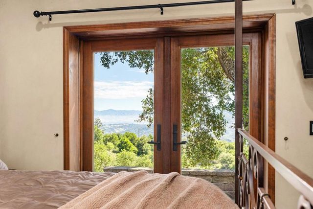 19375 Montevina Road, Los Gatos, CA 95033