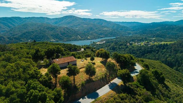 19375 Montevina Road, Los Gatos, CA 95033