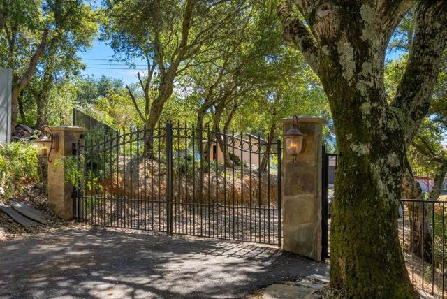 19375 Montevina Road, Los Gatos, CA 95033