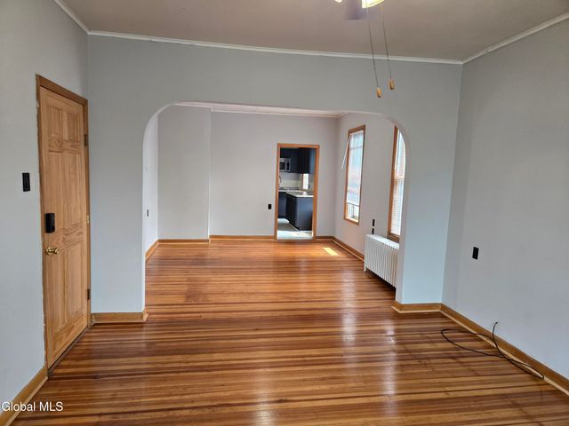 810 6 th Avenue 2, Troy, NY 12182