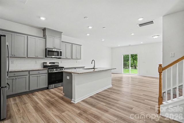4035 Lawnview Drive, Charlotte, NC 28269