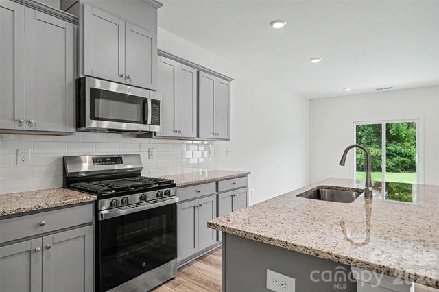 4035 Lawnview Drive, Charlotte, NC 28269