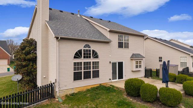 15716 Beckley Hills Dr, Louisville, KY 40245