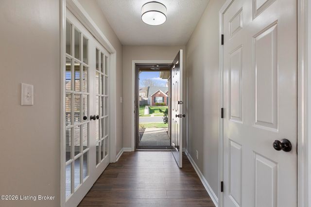 15716 Beckley Hills Dr, Louisville, KY 40245