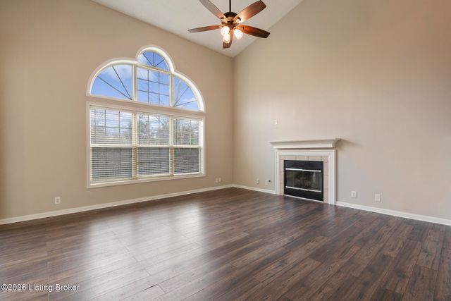 15716 Beckley Hills Dr, Louisville, KY 40245