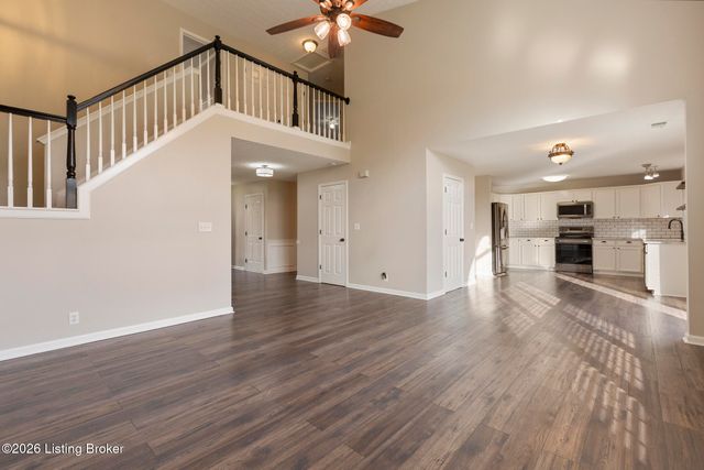 15716 Beckley Hills Dr, Louisville, KY 40245