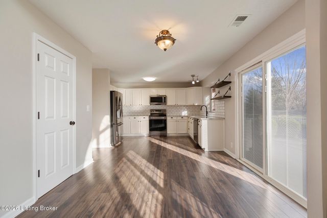 15716 Beckley Hills Dr, Louisville, KY 40245