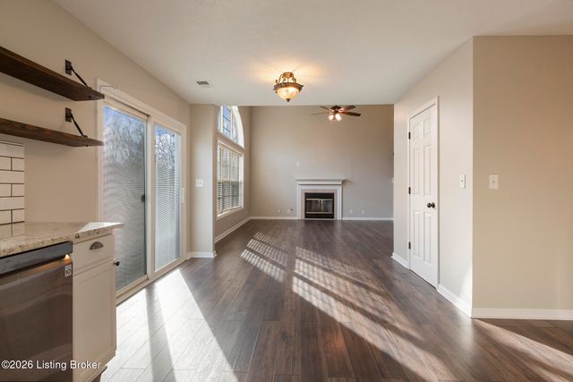 15716 Beckley Hills Dr, Louisville, KY 40245