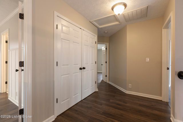 15716 Beckley Hills Dr, Louisville, KY 40245