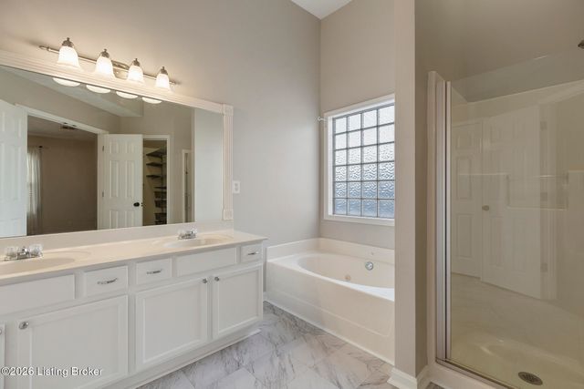 15716 Beckley Hills Dr, Louisville, KY 40245