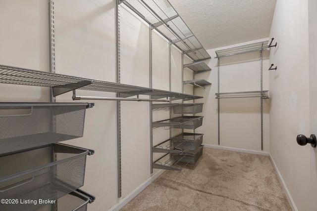 15716 Beckley Hills Dr, Louisville, KY 40245