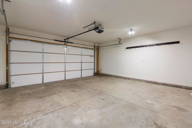 15716 Beckley Hills Dr, Louisville, KY 40245