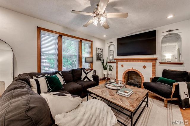 5727 Winona Avenue, St Louis, MO 63109