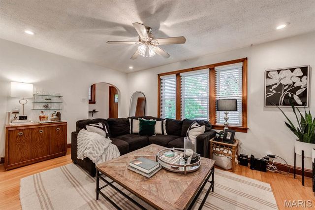 5727 Winona Avenue, St Louis, MO 63109