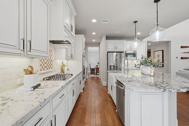 6 Birch Canoe Drive, The Woodlands, TX 77375