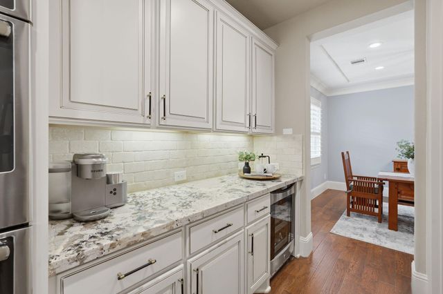 6 Birch Canoe Drive, The Woodlands, TX 77375