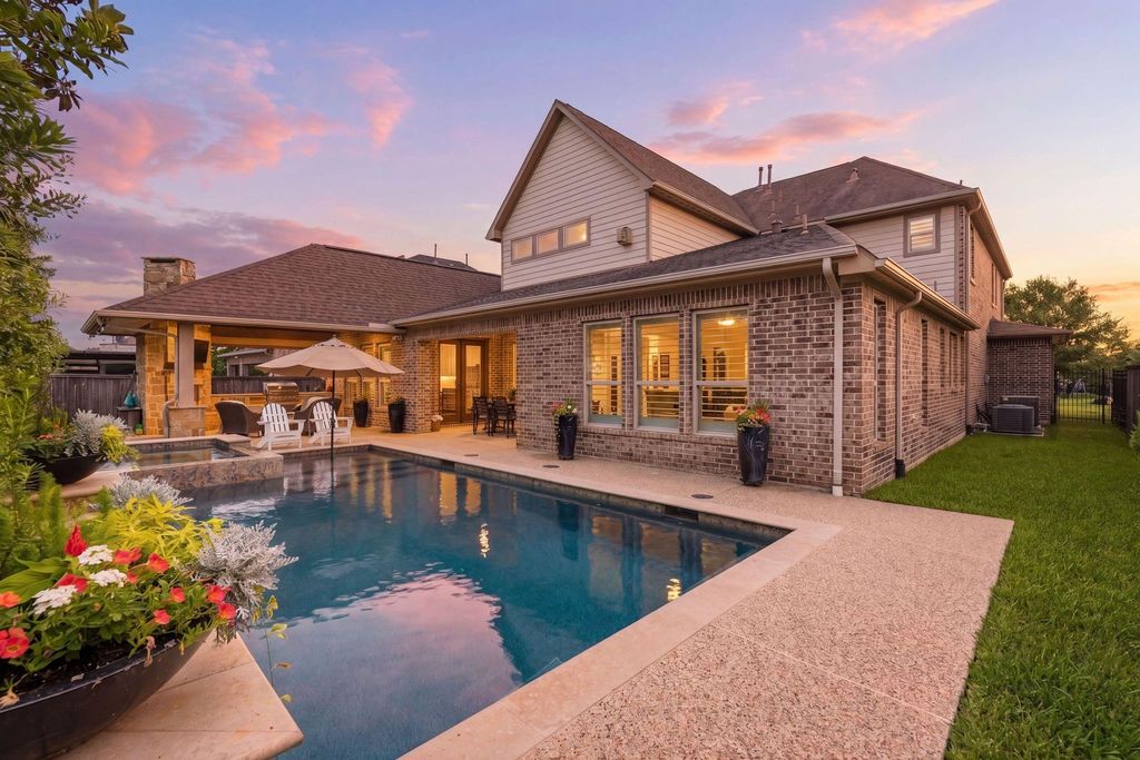 6 Birch Canoe Drive, The Woodlands, TX 77375