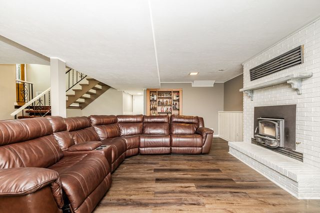 245 Montclare Lane, Wood Dale, IL 60191