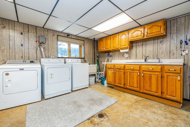 245 Montclare Lane, Wood Dale, IL 60191