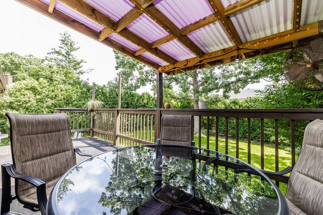 245 Montclare Lane, Wood Dale, IL 60191
