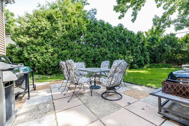 245 Montclare Lane, Wood Dale, IL 60191