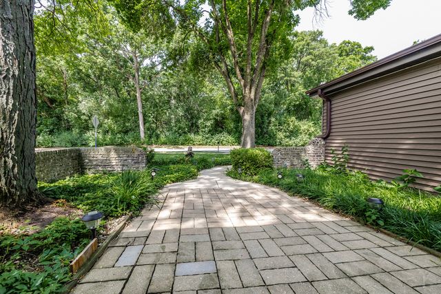 245 Montclare Lane, Wood Dale, IL 60191