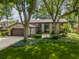 245 Montclare Lane, Wood Dale, IL 60191
