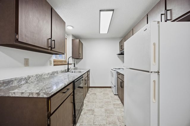 3223-3225 2nd Street N, Fargo, ND 58102