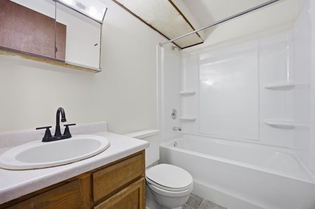 3223-3225 2nd Street N, Fargo, ND 58102